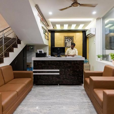 Hotel Mookambika Comforts Tirupati Kültér fotó
