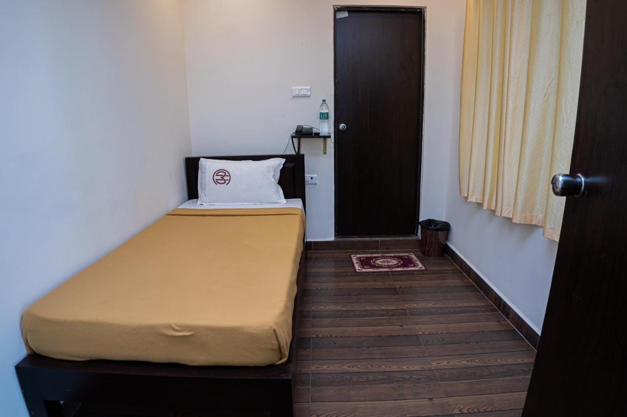 Hotel Mookambika Comforts Tirupati Kültér fotó