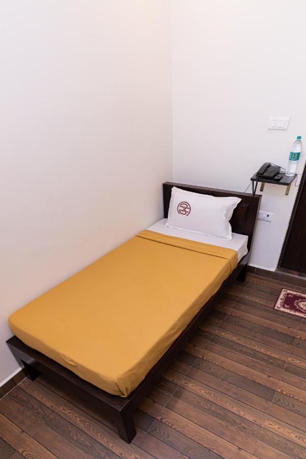 Hotel Mookambika Comforts Tirupati Kültér fotó
